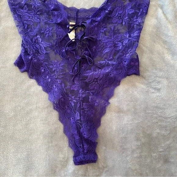 Vintage Victoria's Secret Purple Lace Lingerie Bodysuit Size M - Picture 6 of 12